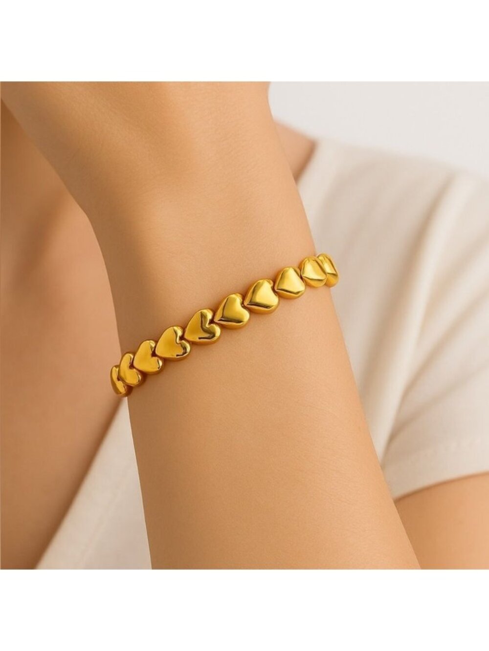 Gold Heart Bracelet Q743